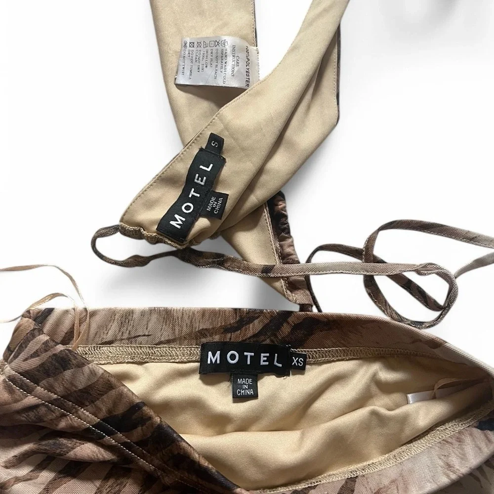 Motel Rocks Tiger Patterned Set - Picture 4 of 4